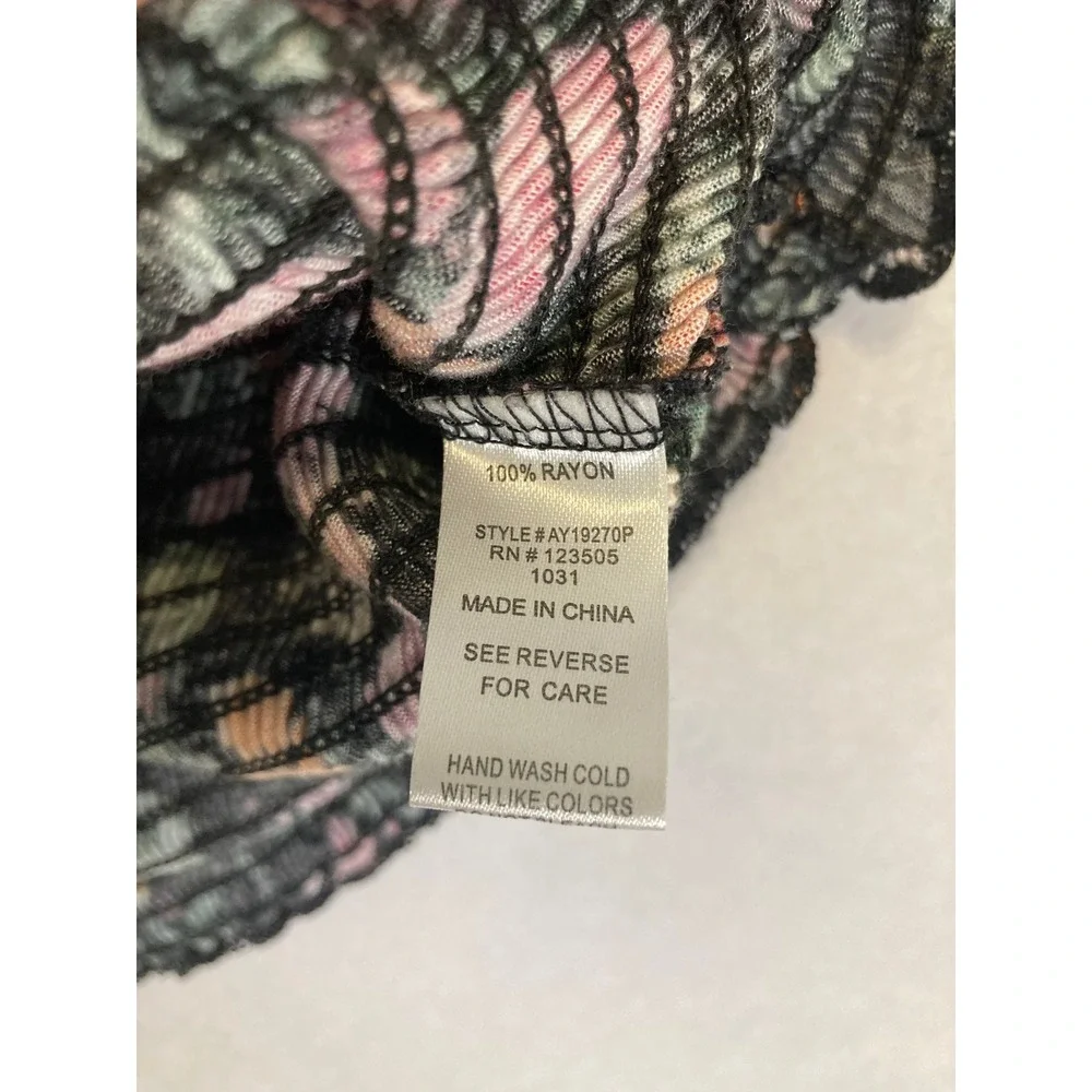 Cottagecore Heart & Hips‎ Women Medium Black Floral Smocked Crop Top AY19270P
